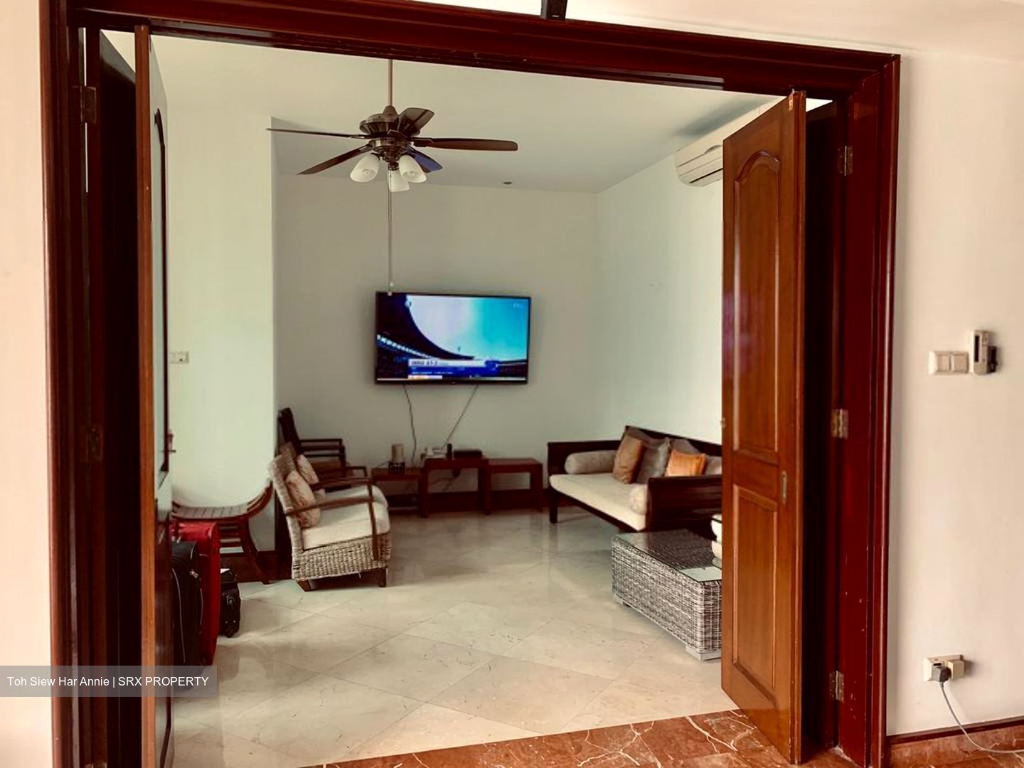 Pebble Bay (D15), Condominium #569795751